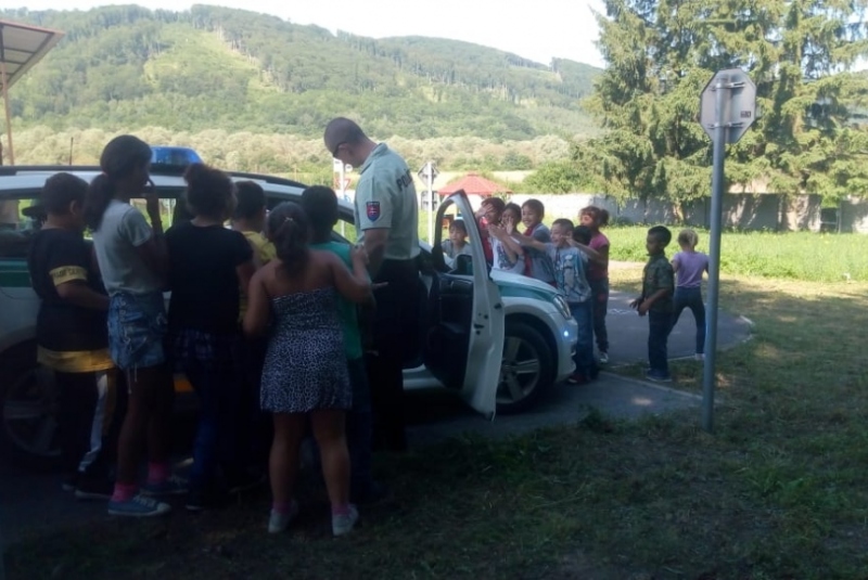 Polícia 
